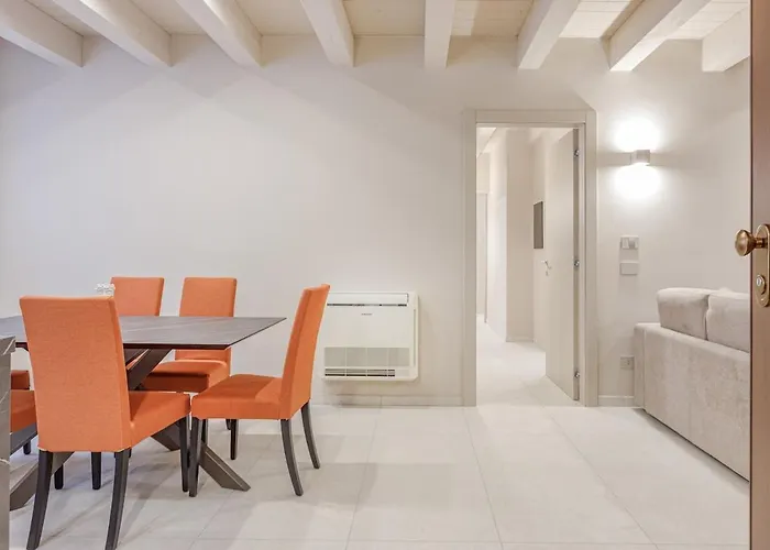 Historic Center - Elegant Family * Μόντενα